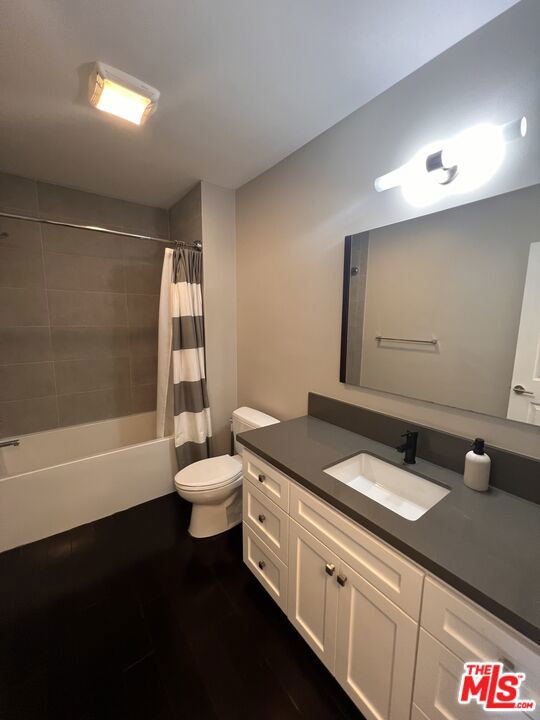 7865 Bleriot Avenue Property Photo 10
