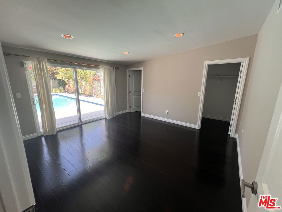 7865 Bleriot Avenue Property Photo 15