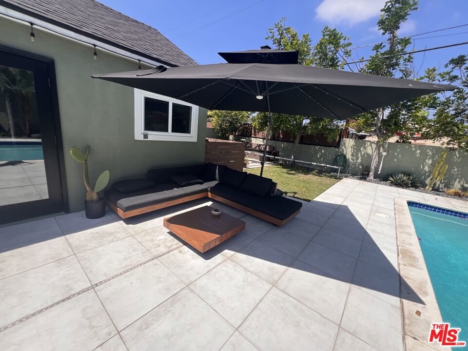 7865 Bleriot Avenue Property Photo 20