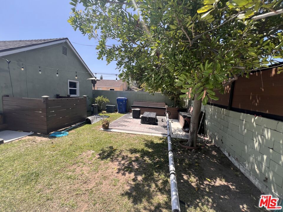 7865 Bleriot Avenue Property Photo 26