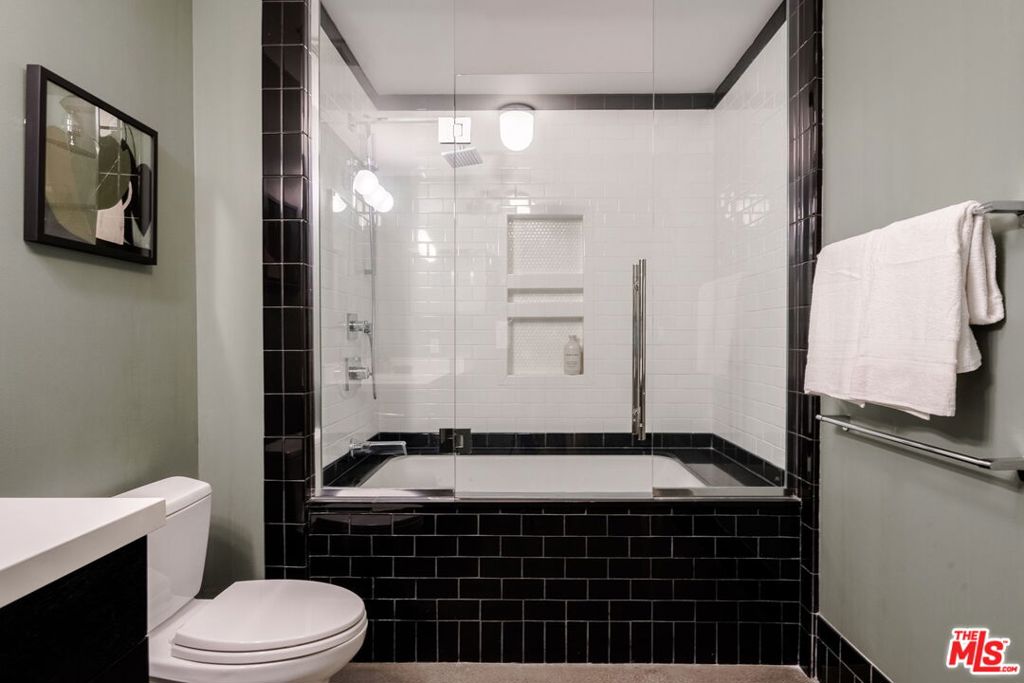 849 S Broadway 603 Property Photo 20