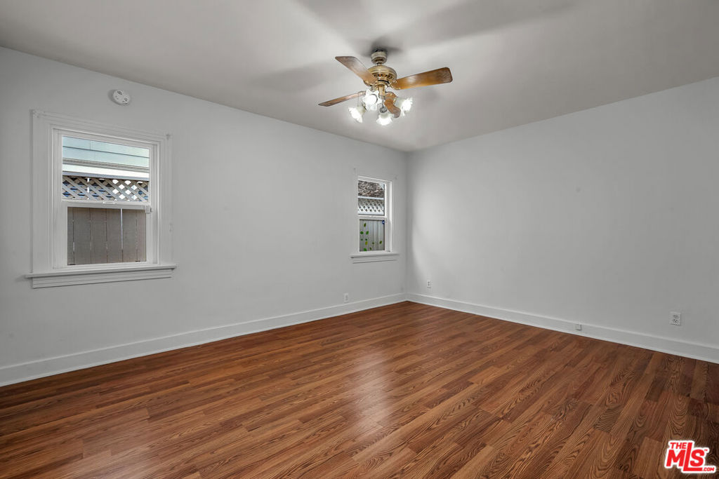 922 S Bundy Drive Property Photo 15