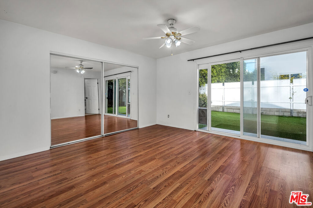 922 S Bundy Drive Property Photo 17