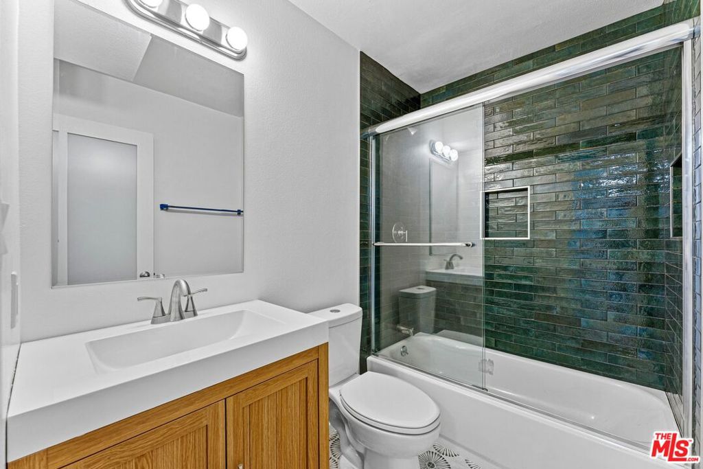 1819 W Alameda Avenue Property Photo 17