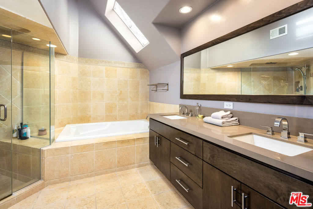 136 Northstar Mall Property Photo 29