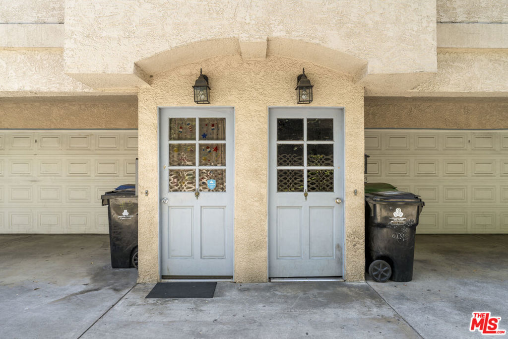6440 Balboa Boulevard Property Photo 13