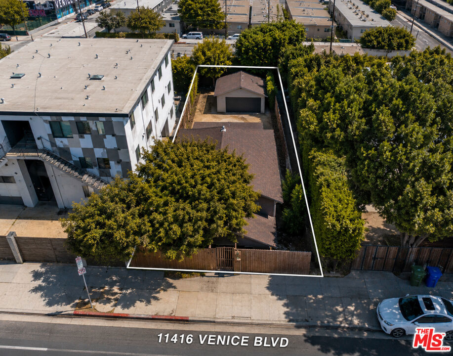 11416 Venice Boulevard Property Photo 1