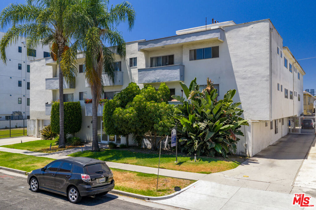 1041 S Corning Street Property Photo 2