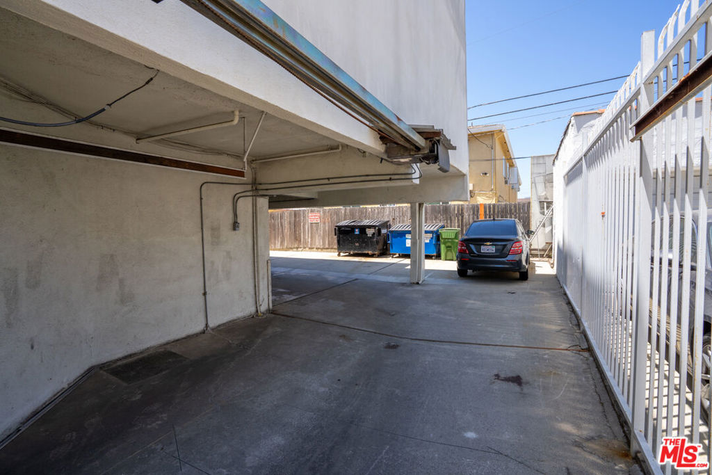 1041 S Corning Street Property Photo 9