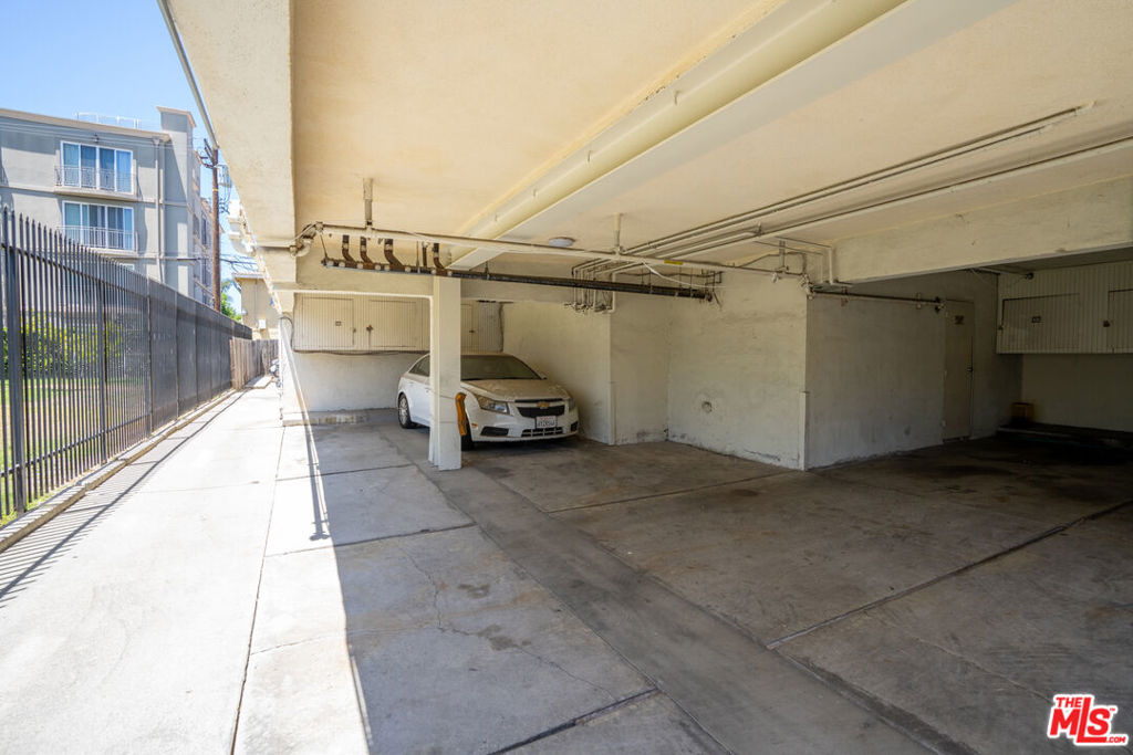 1041 S Corning Street Property Photo 10