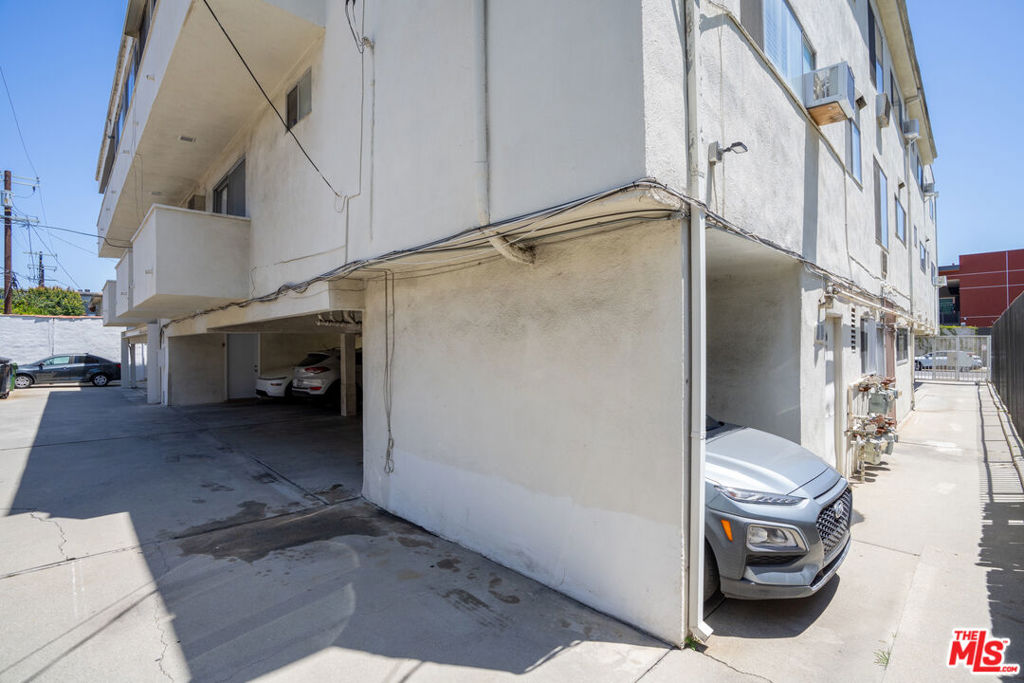 1041 S Corning Street Property Photo 11