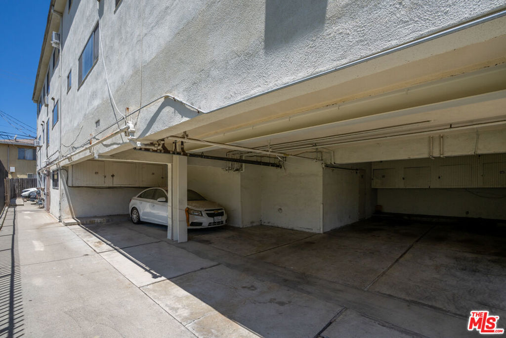 1041 S Corning Street Property Photo 13
