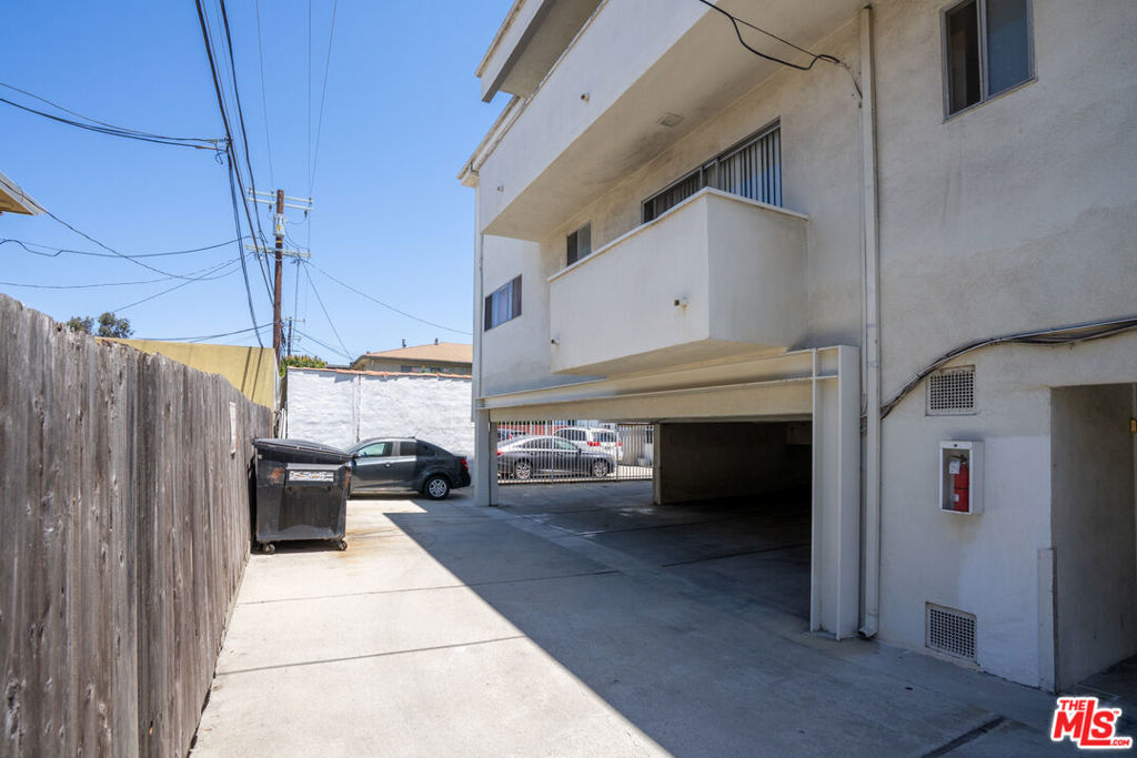 1041 S Corning Street Property Photo 14