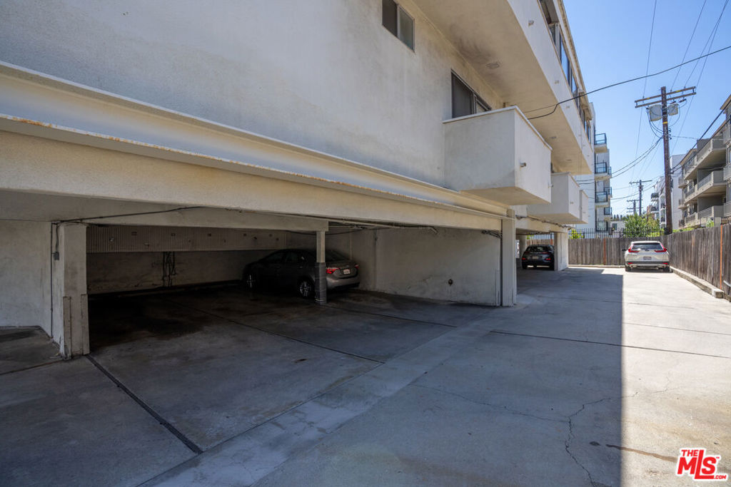 1041 S Corning Street Property Photo 16