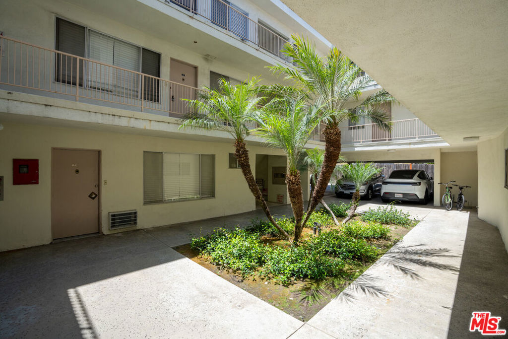 1041 S Corning Street Property Photo 20