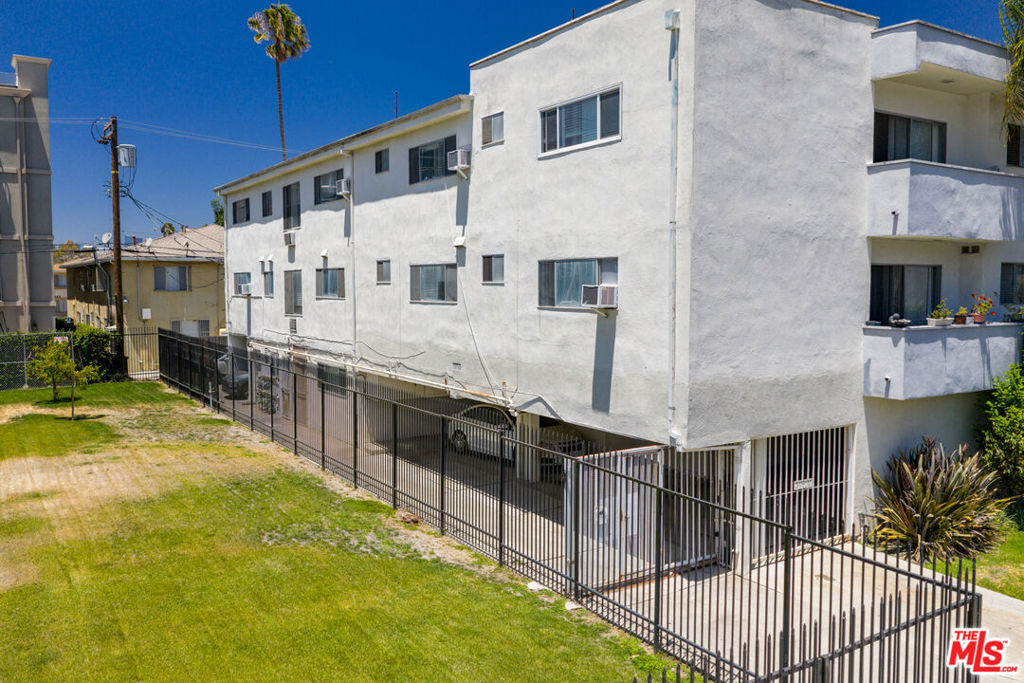 1041 S Corning Street Property Photo 23