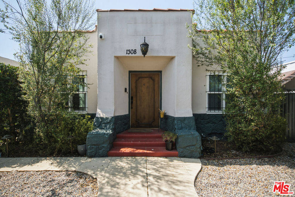 1308 W 56th Street Property Photo 1