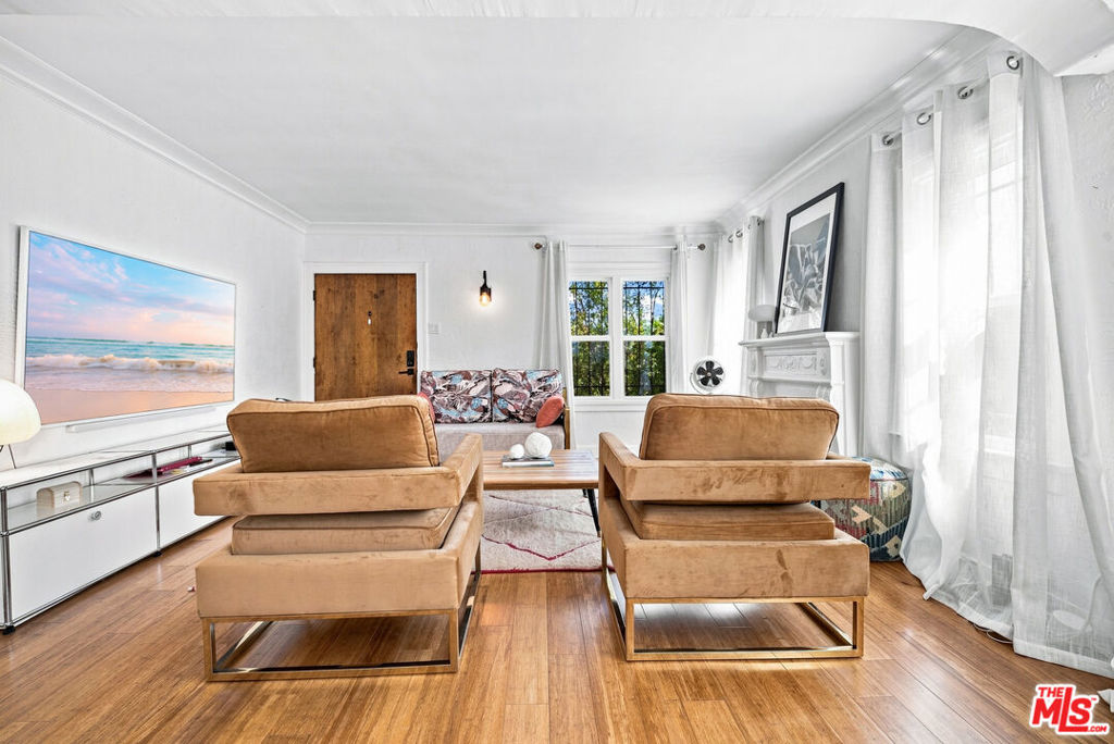 1308 W 56th Street Property Photo 4