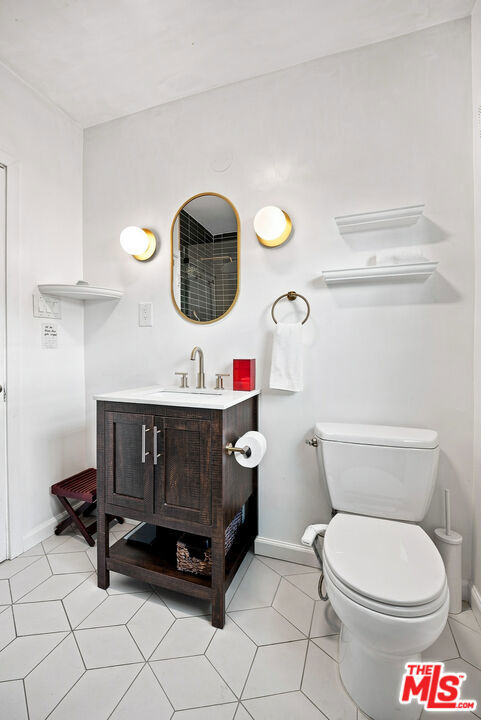 1308 W 56th Street Property Photo 17