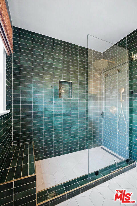 1308 W 56th Street Property Photo 18