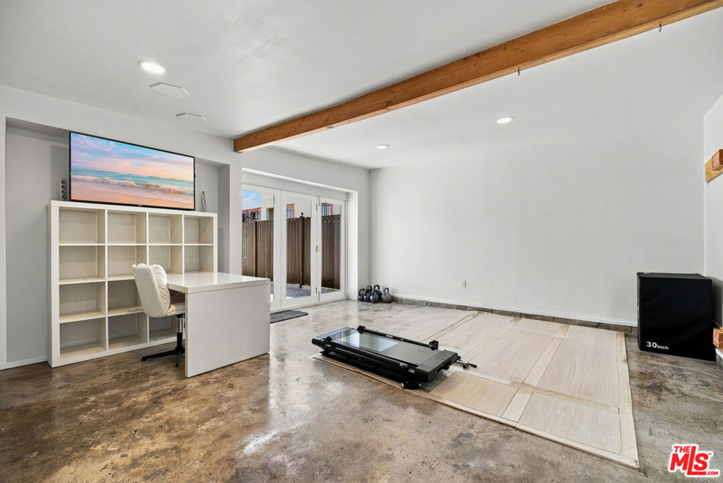 1308 W 56th Street Property Photo 23