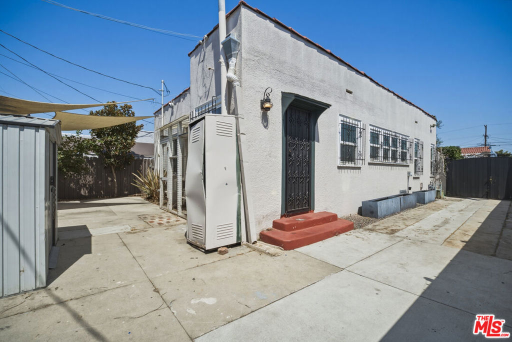 1308 W 56th Street Property Photo 25
