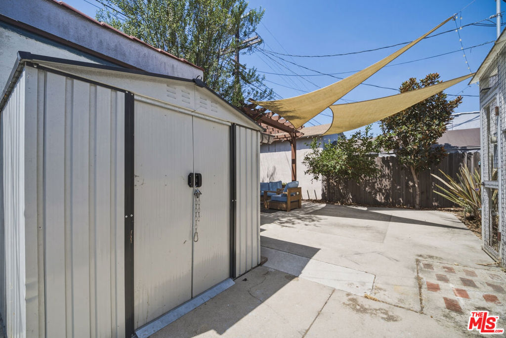 1308 W 56th Street Property Photo 26