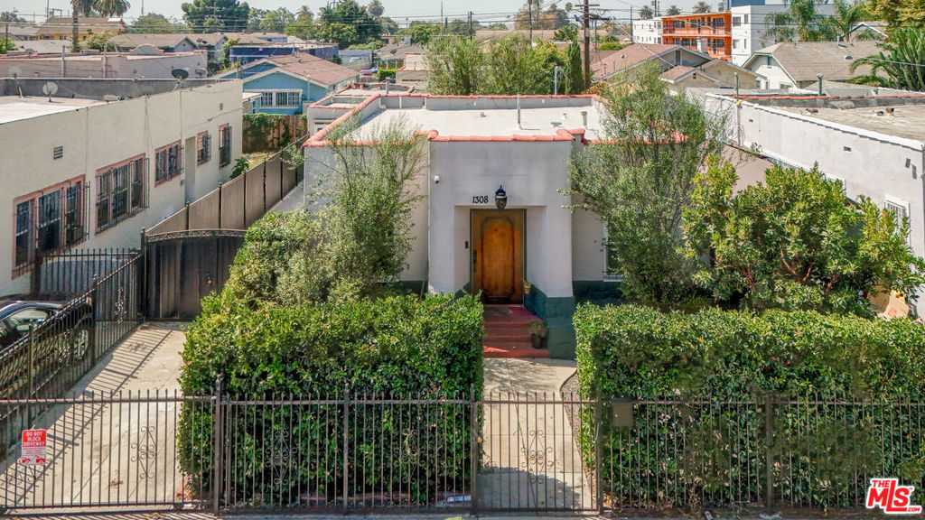 1308 W 56th Street Property Photo 33