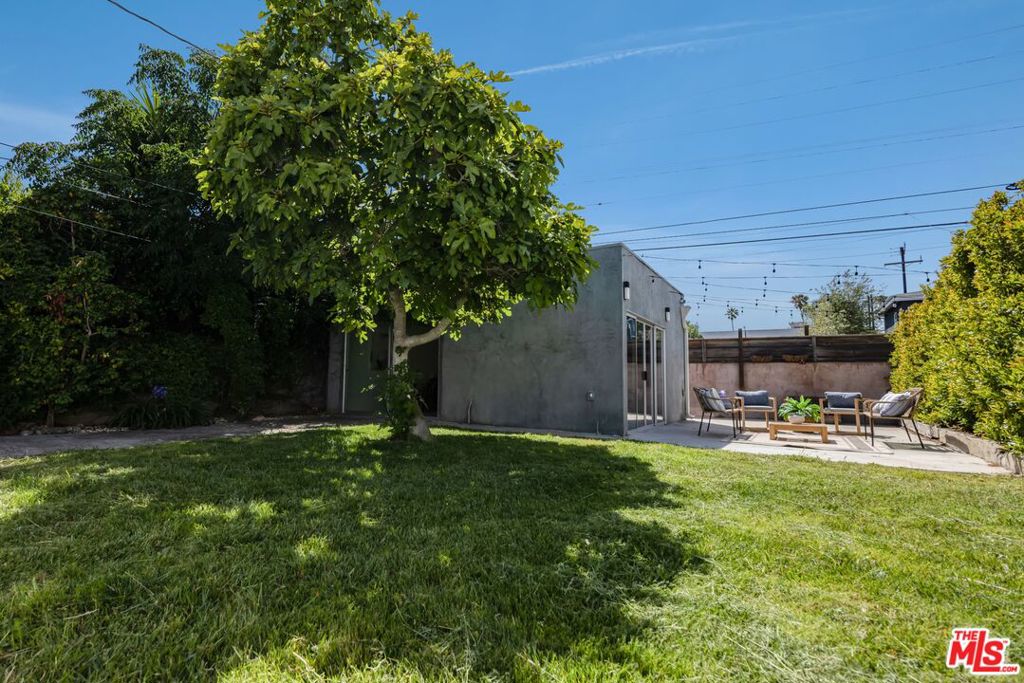 935 Indiana Avenue Property Photo 11