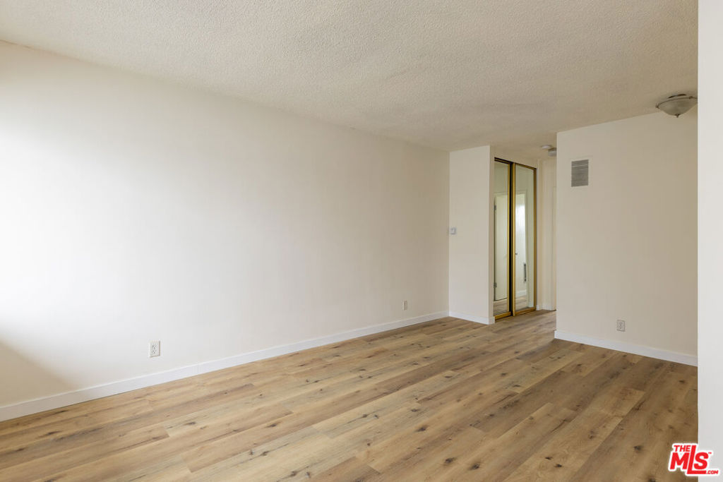 1295 Federal Avenue 14 Property Photo 1