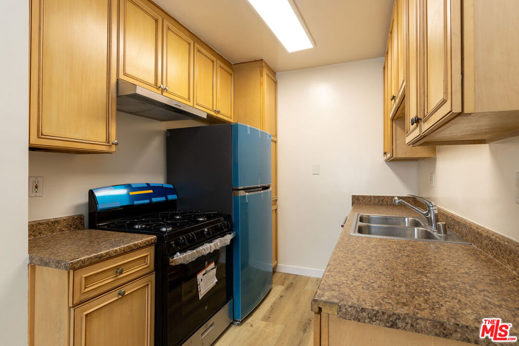 1295 Federal Avenue 14 Property Photo 2