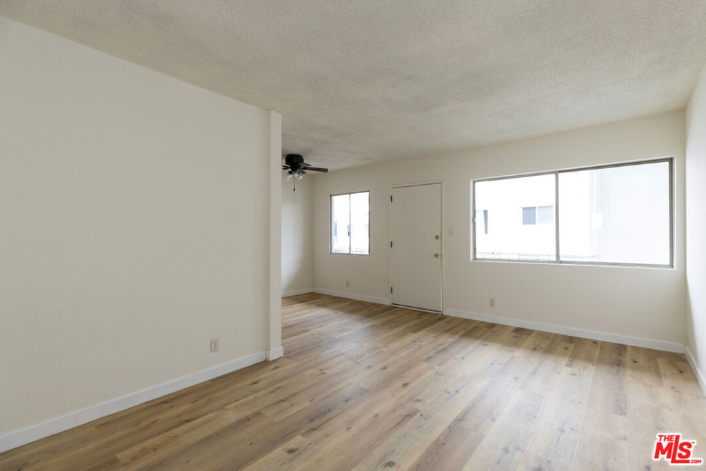 1295 Federal Avenue 14 Property Photo 8