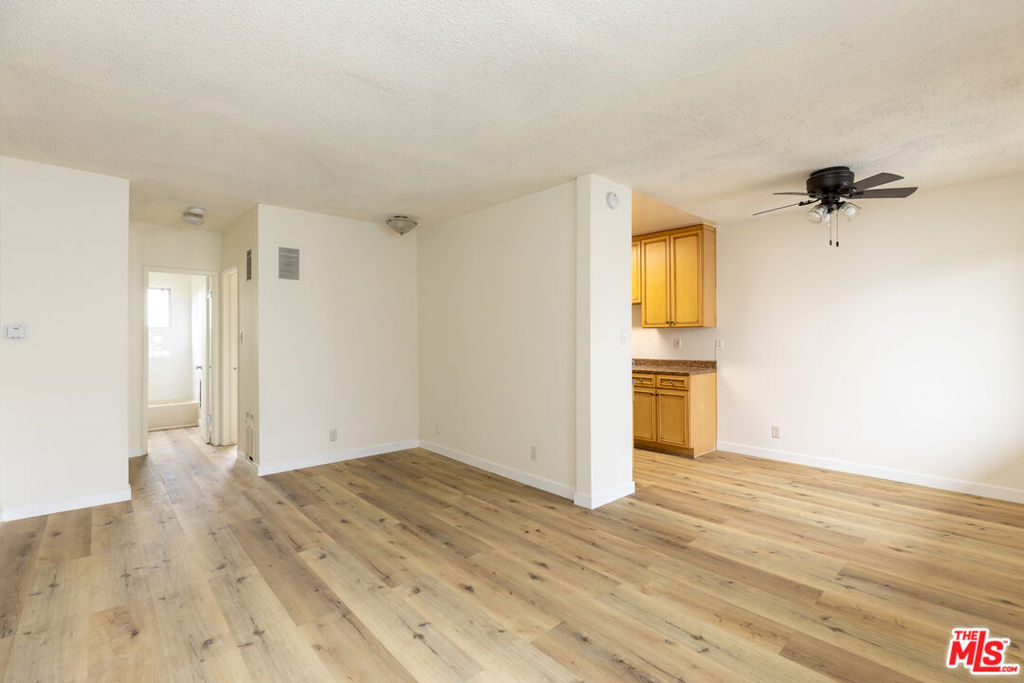 1295 Federal Avenue 14 Property Photo 11
