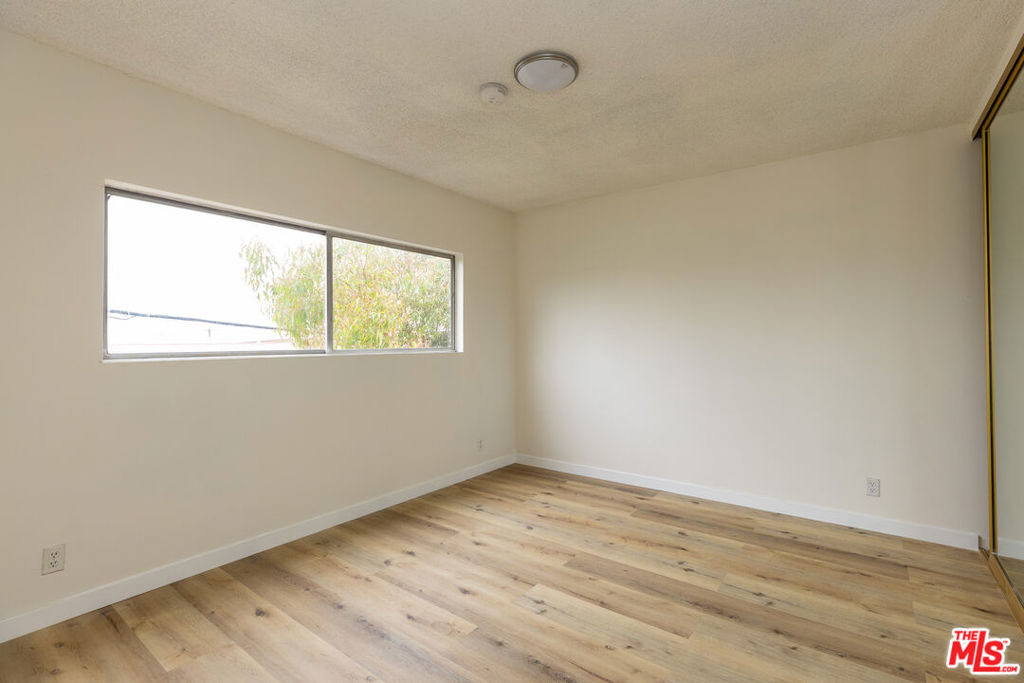 1295 Federal Avenue 14 Property Photo 12