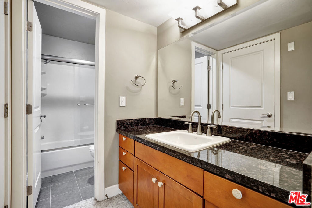 10982 Roebling Avenue 313 Property Photo 11