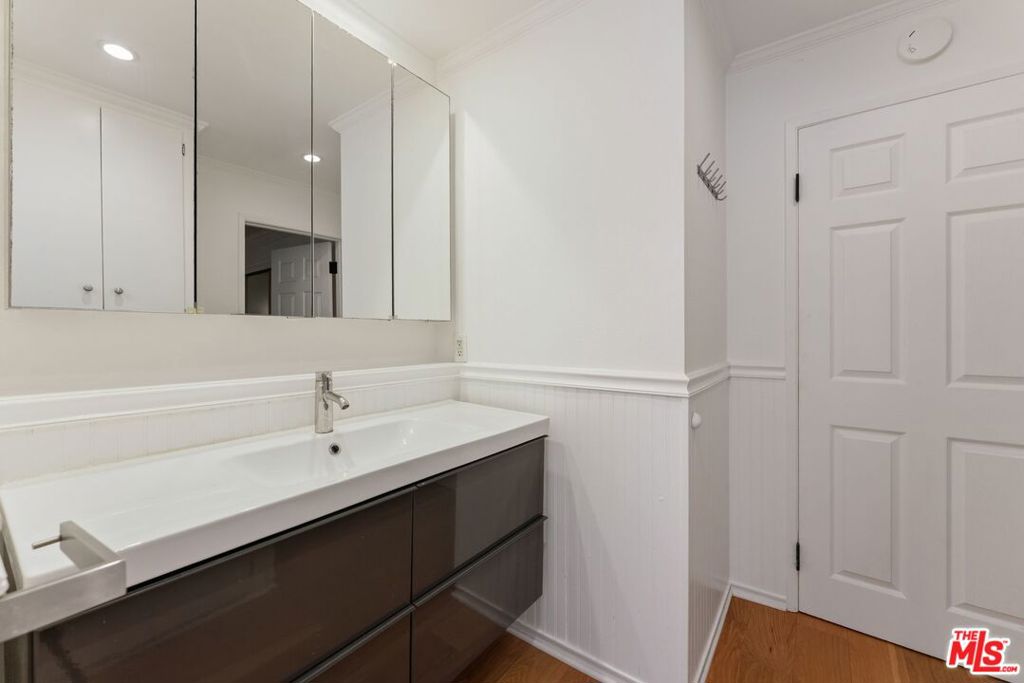 9061 Keith Avenue 208 Property Photo 11