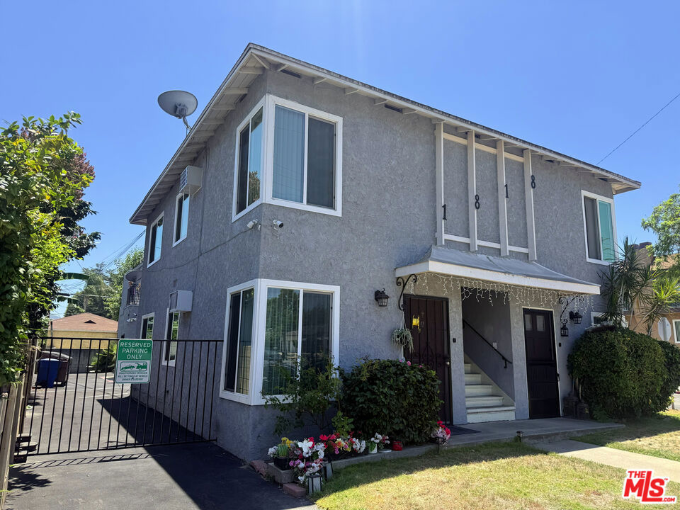 1138 N Parish Place Property Photo 5