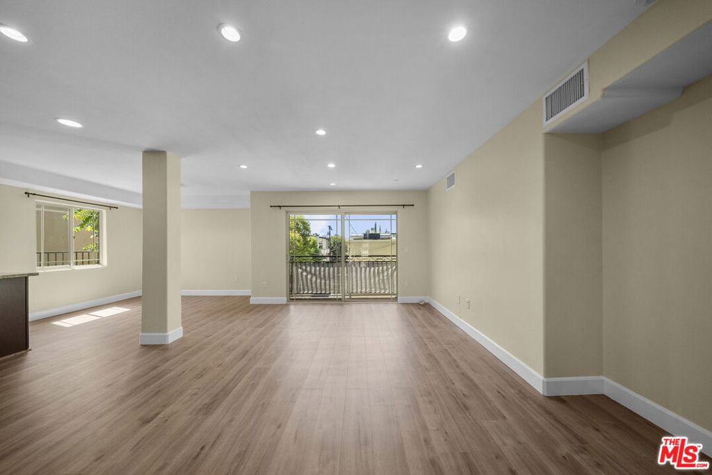 5315 Bellingham Avenue 204 Property Photo 3