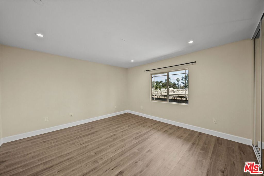 5315 Bellingham Avenue 204 Property Photo 16
