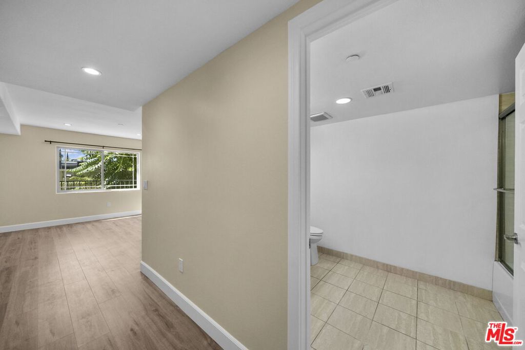 5315 Bellingham Avenue 204 Property Photo 18