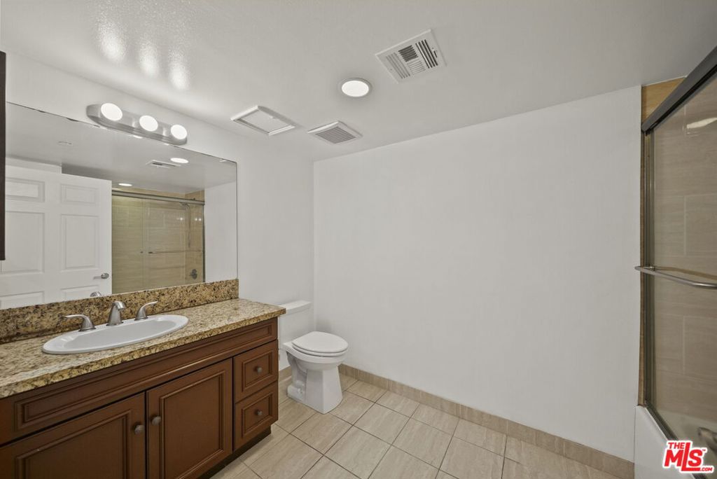 5315 Bellingham Avenue 204 Property Photo 19