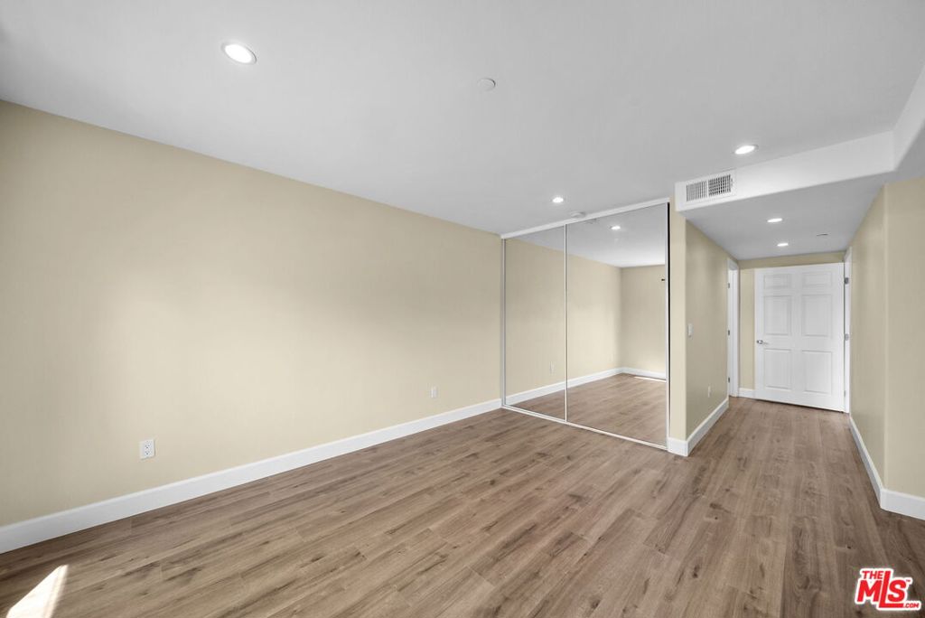 5315 Bellingham Avenue 204 Property Photo 22