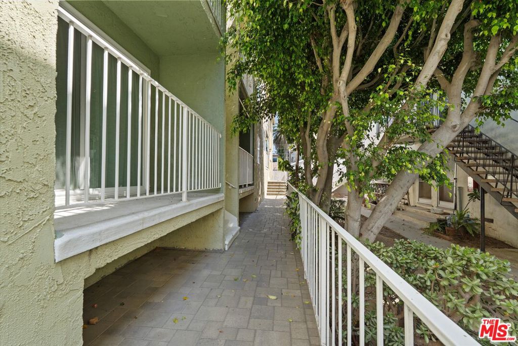 428 Hill Street 16 Property Photo 3