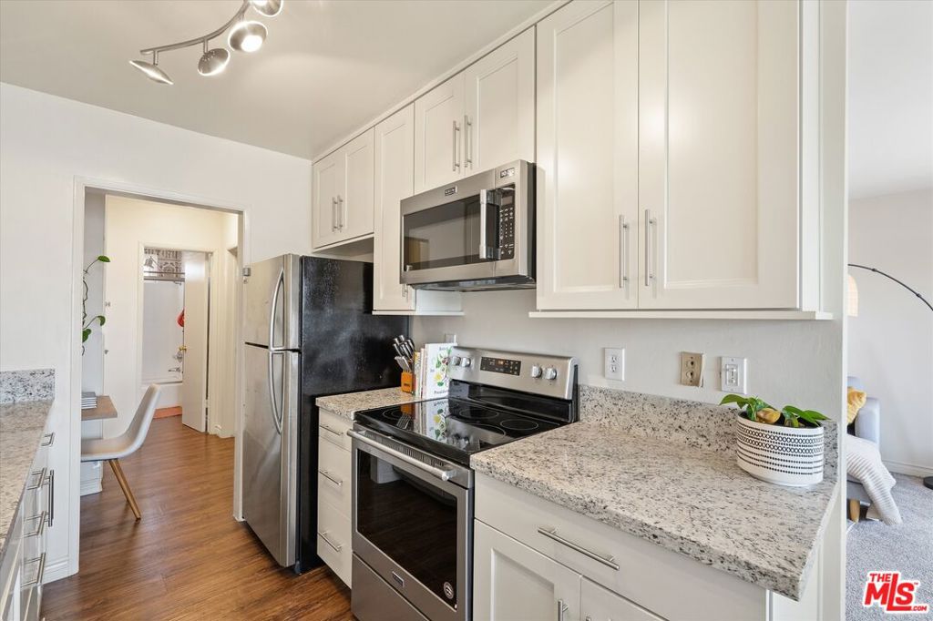 428 Hill Street 16 Property Photo 15