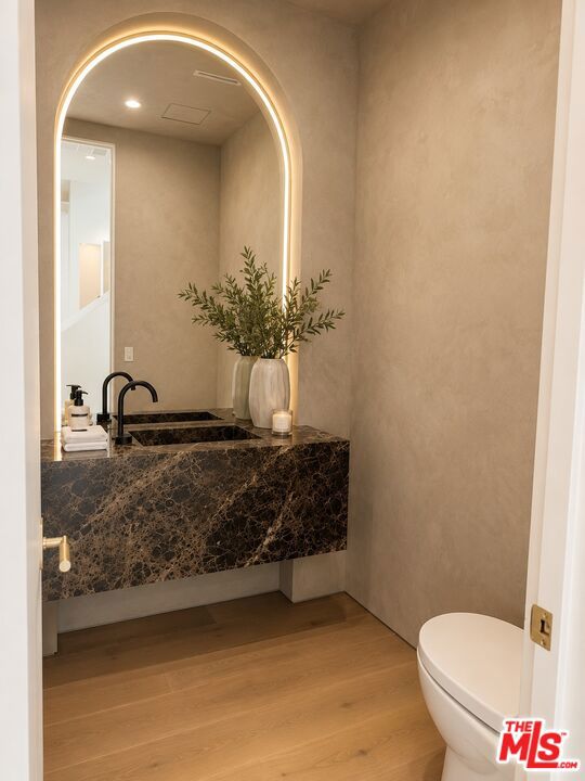 4514 Cedros Avenue Property Photo 9