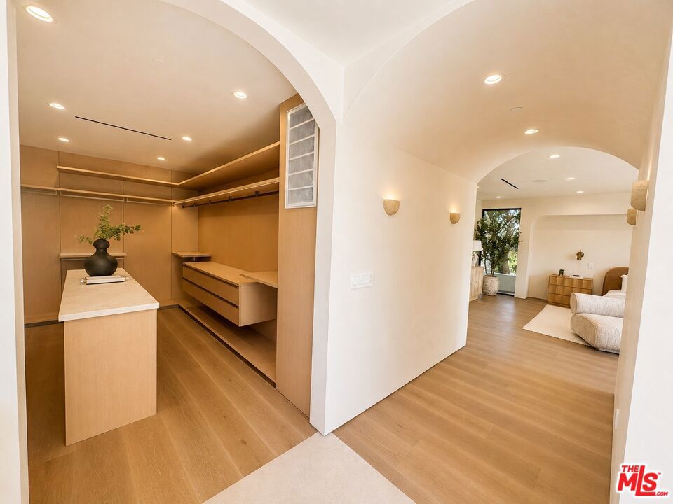 4514 Cedros Avenue Property Photo 14