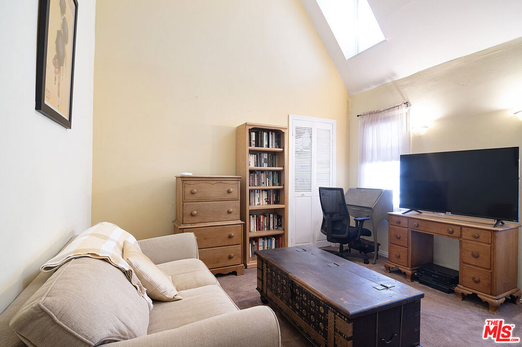 14413 Valley Vista Boulevard Property Photo 18