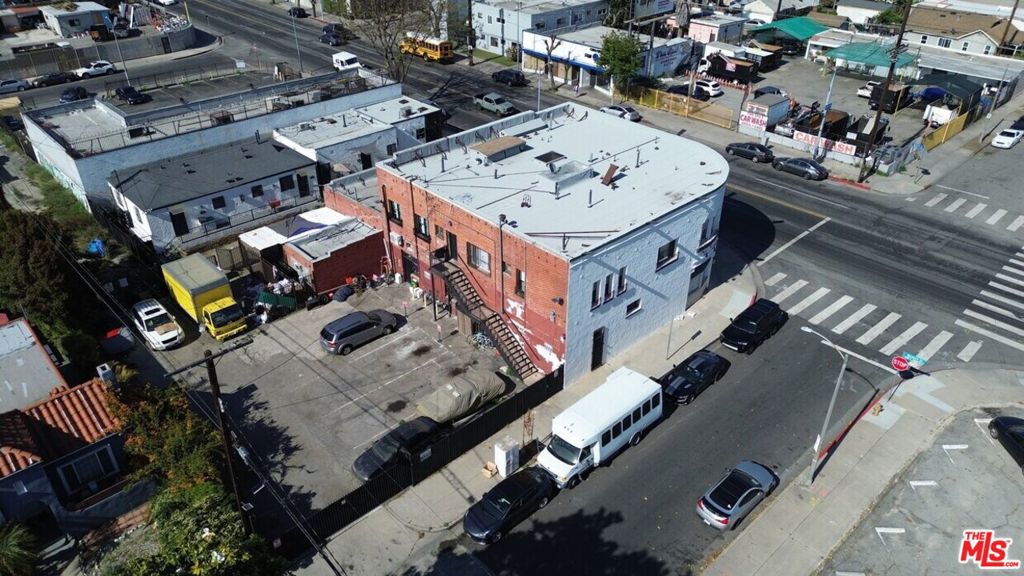 6525 S Western Avenue C Property Photo 3