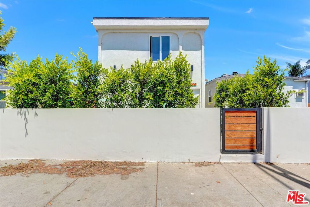 11803 National Boulevard Property Photo 3