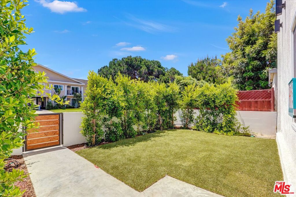 11803 National Boulevard Property Photo 4